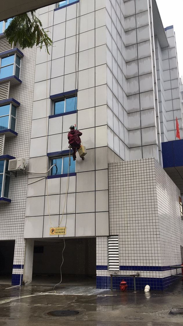 外墙铝塑板清洗